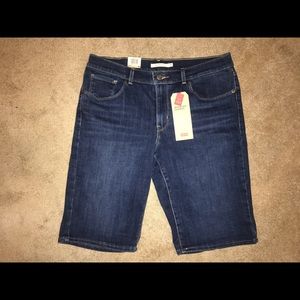 NWT Levi’s Bermuda Jean shorts